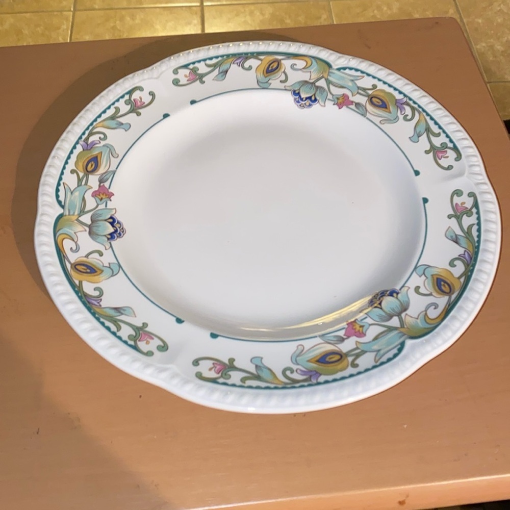 Churchill Hotelware Super Vitrified 11” Dinner Plate BS 4034 Floral England
